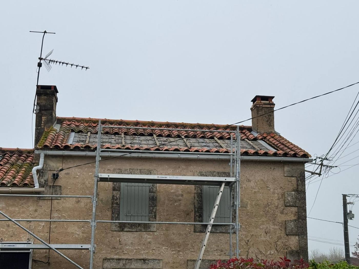 Toiture équipée de panneaux solaires