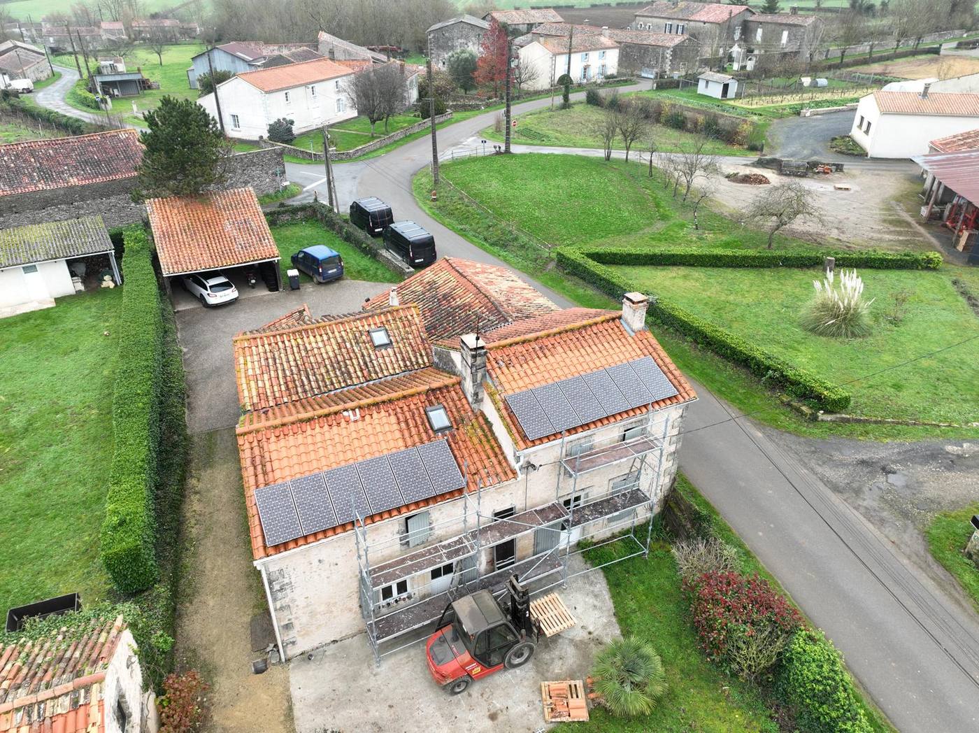 Installation panneaux solaires - vue aérienne